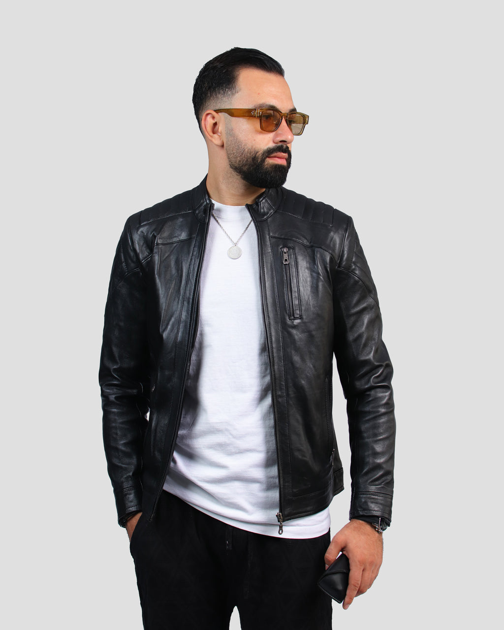 Blouson noir en cuir véritable